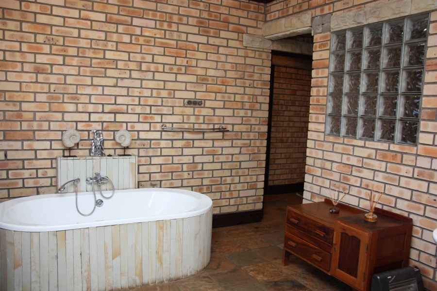 4 Bedroom Property for Sale in Universitas Free State